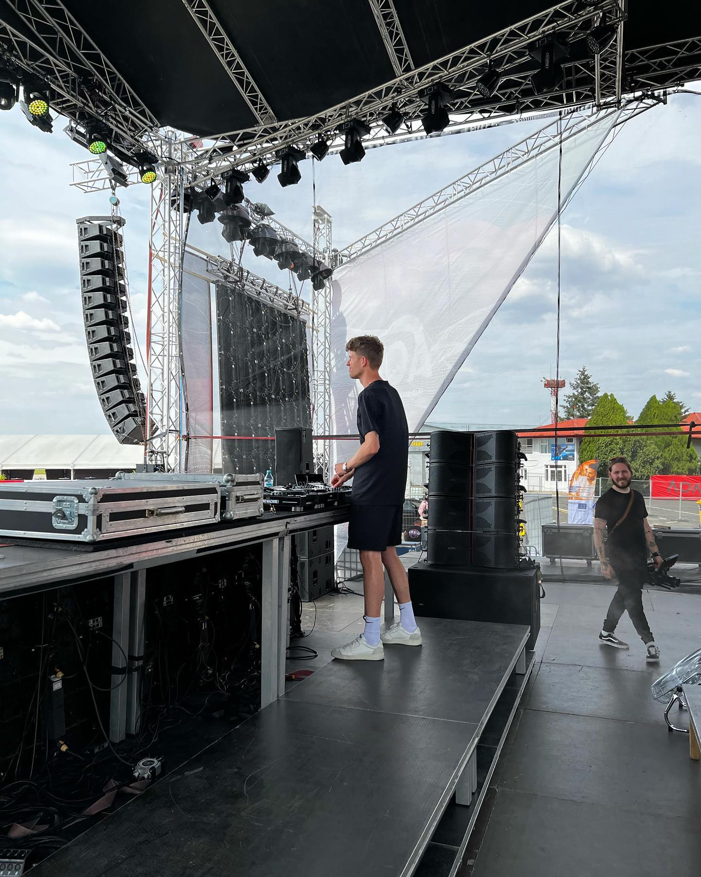@tujamo playing on @voidacoustics #Arcline8 monitors #hearfeelconnect @aradopenair #mainstage